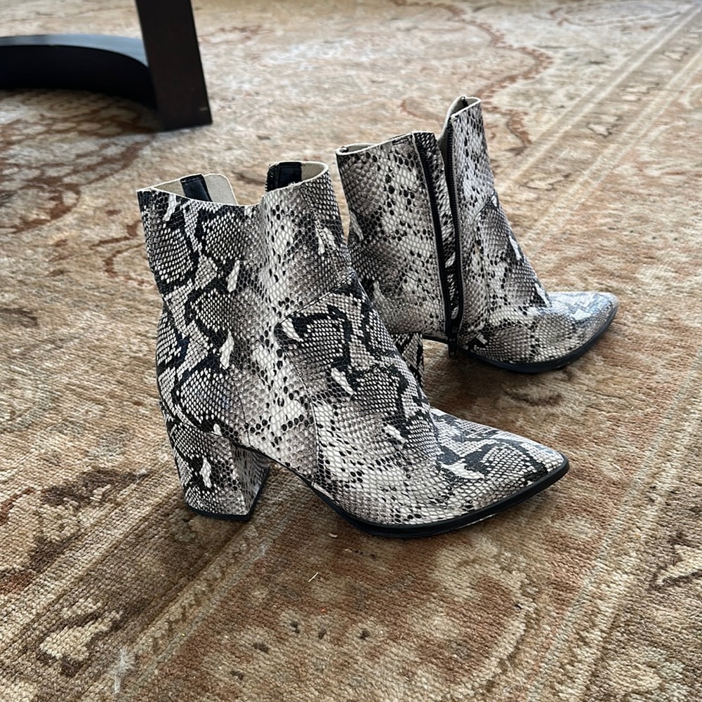 Snakeskin Tony Bianco boots
